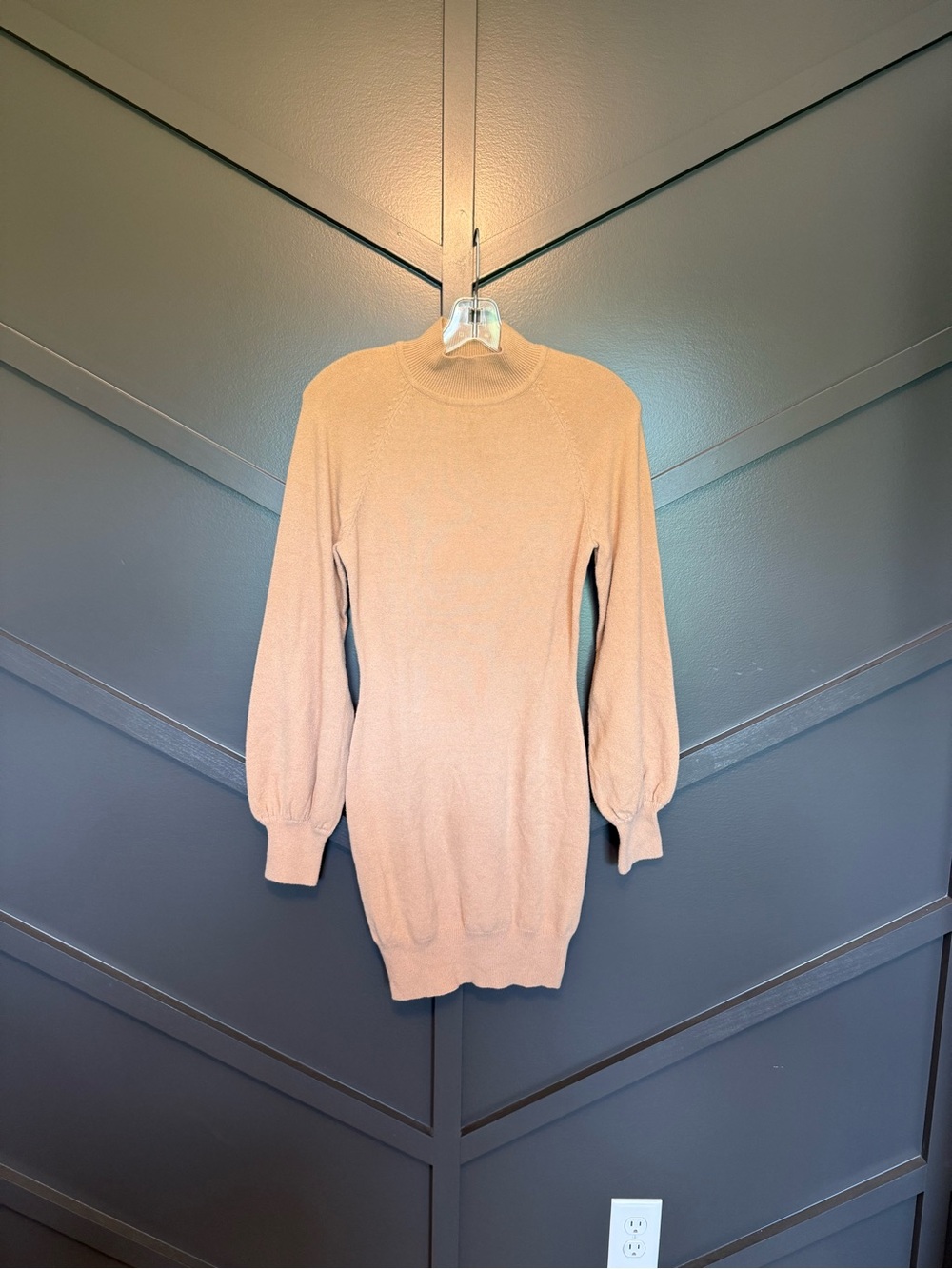 ☀️🌊Long-Sleeve Beige Knit Dress with Balloon Sleeves